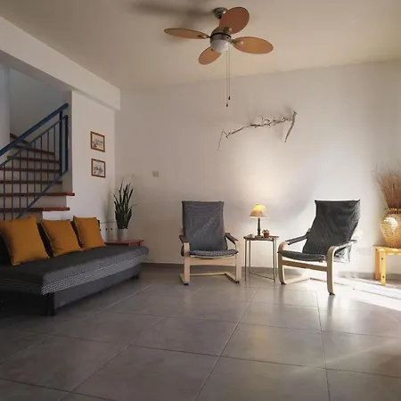 Paradise Gardens パ フォス