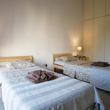 Paradise Gardens Apartment *